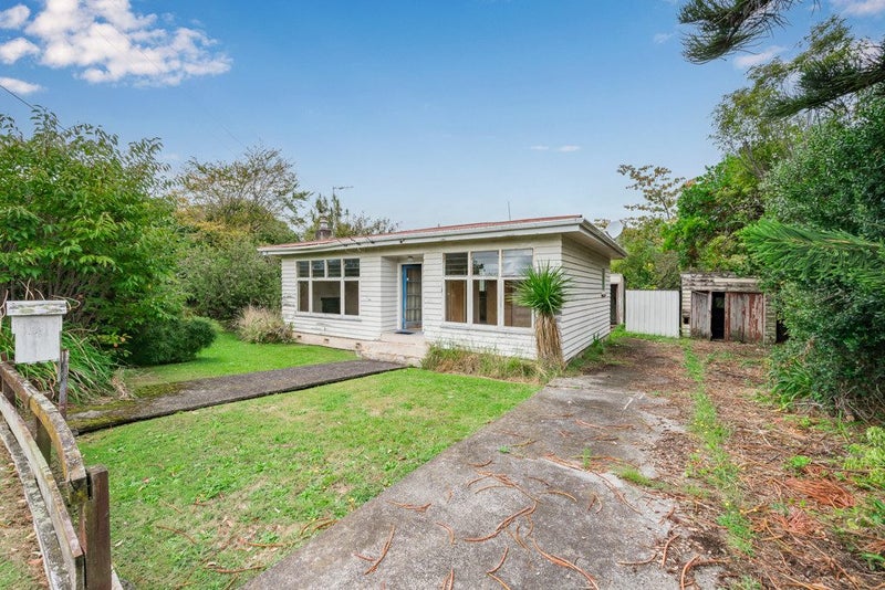 10 Wairere Grove, Paraparaumu - Carousel 1