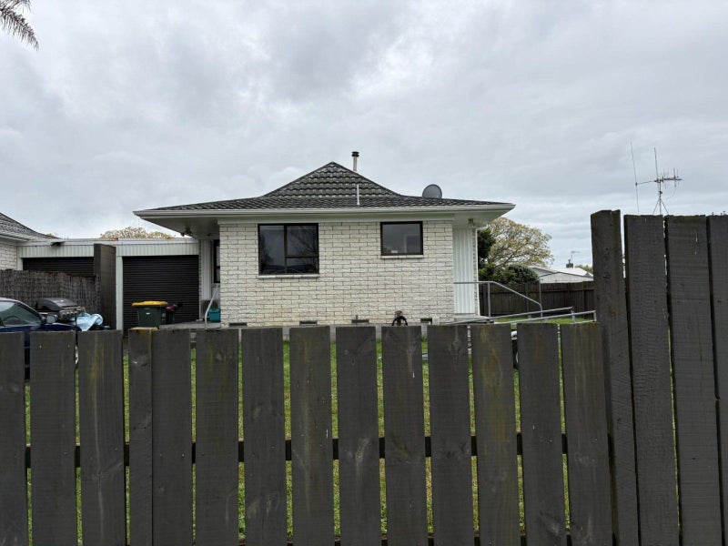 1B Cypress Crescent, Pukete, Hamilton - Carousel 19