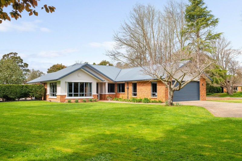 37 Cherry Lane, Tamahere, Hamilton - Carousel 1