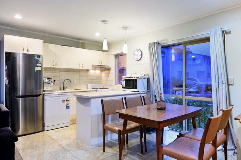 9 Lockington Avenue, Henderson, Auckland - Carousel 2