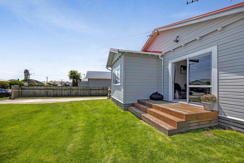 12 Collins Street, Hawera - Carousel 21