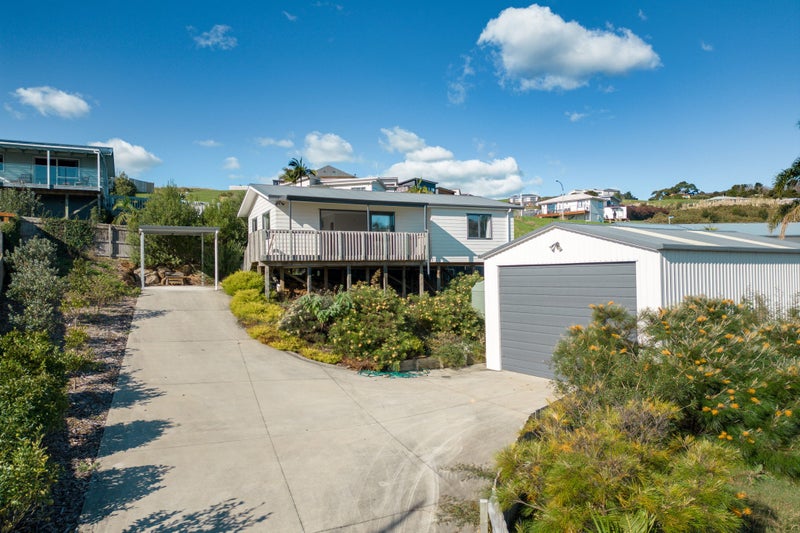 6 Loke Crescent, Coopers Beach, Coopers Beach - Carousel 1