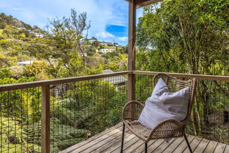 9 Hobson Terrace, Onetangi, Waiheke Island - Carousel 2