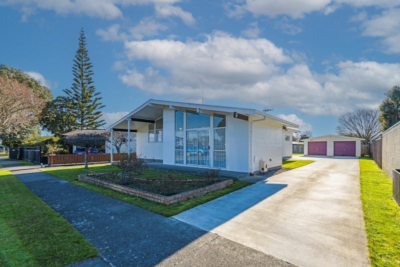 4 John F Kennedy Drive, Milson, Palmerston North - Carousel 1