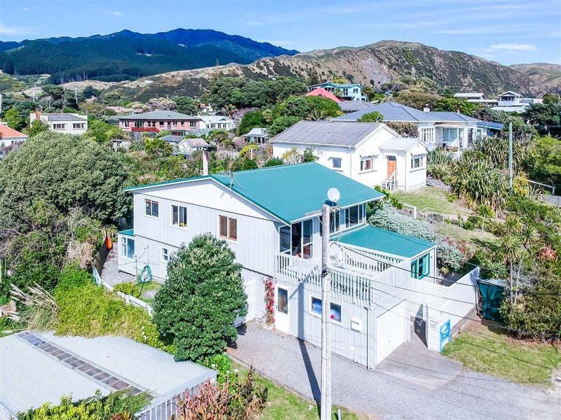 28 Aperahama Street, Paekakariki - Carousel 2