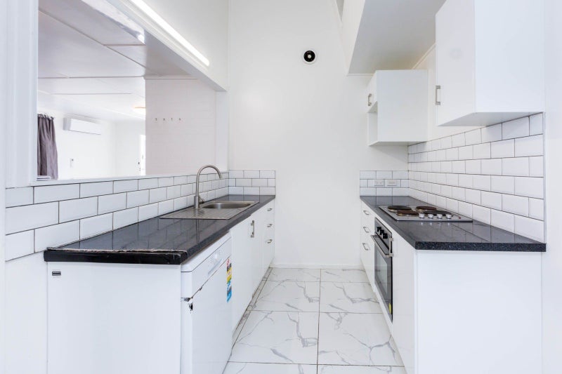 1/35 Hanson Grove, Stokes Valley, Lower Hutt - Carousel 2