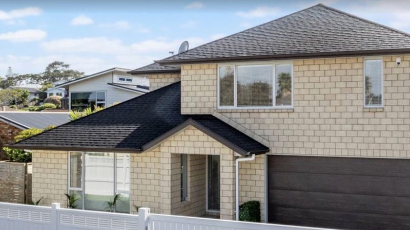 46 Hattaway Avenue, Bucklands Beach, Auckland - Carousel 1