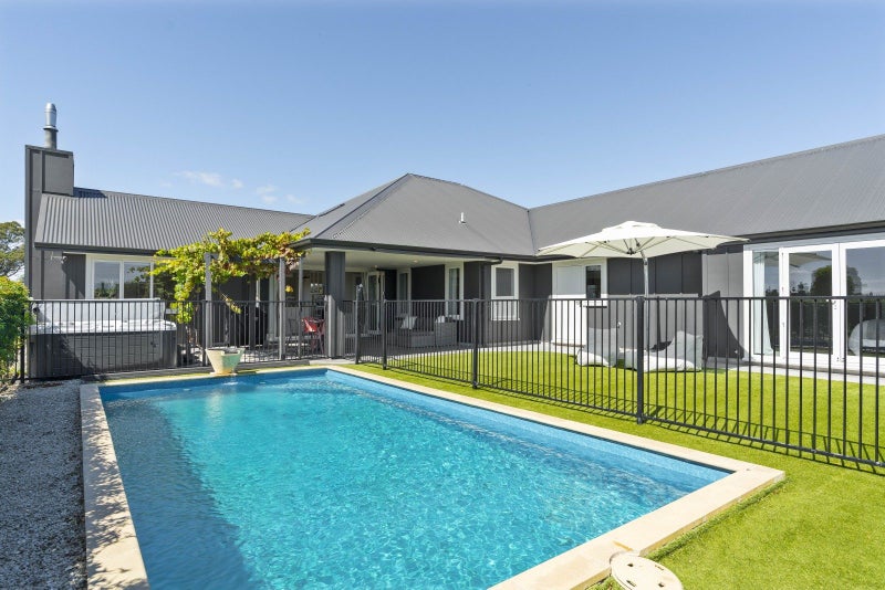 26 Romina Way, Martinborough - Carousel 2