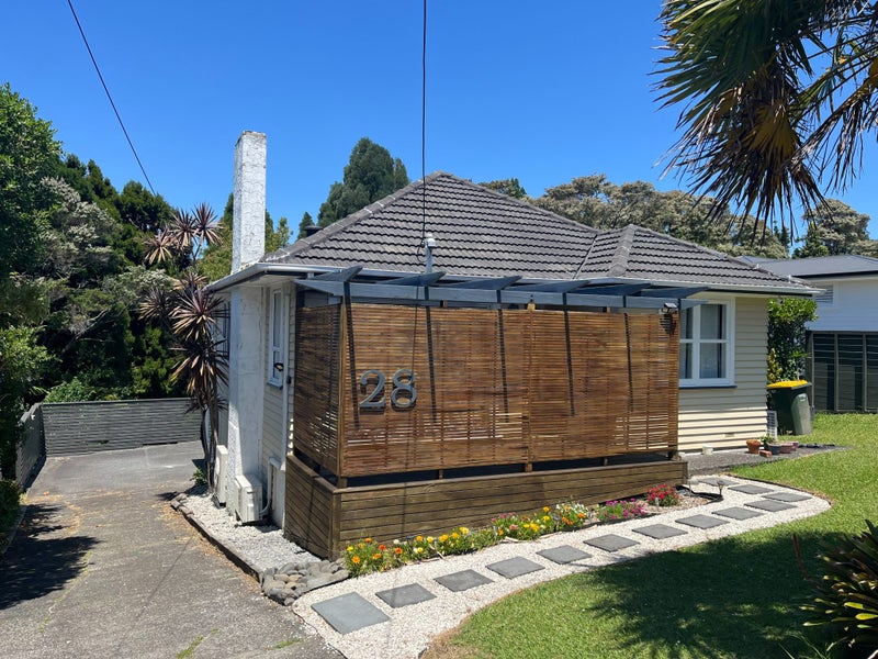 28 South Lynn Road, Titirangi, Auckland - Carousel 1