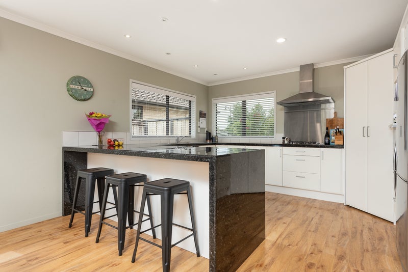 4 Kereru Place, Pyes Pa, Tauranga - Carousel 2