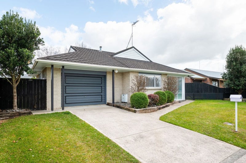 27 Taylor Terrace, St Andrews, Hamilton - Carousel 1