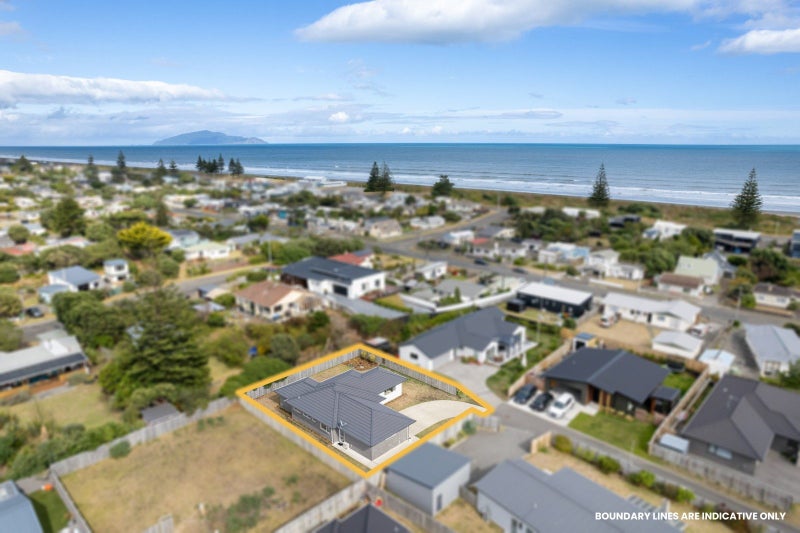 53 Seagrass Place, Otaki Beach, Otaki - Carousel 1