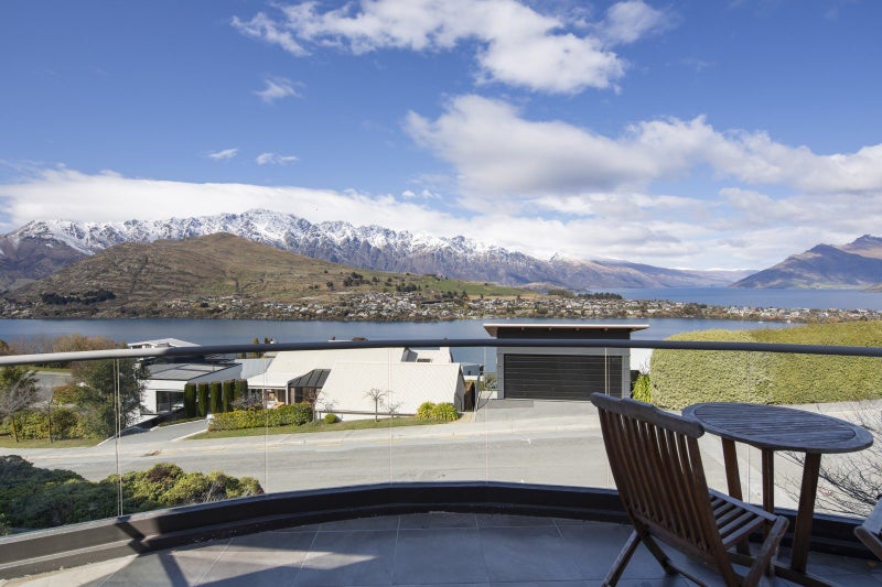 11 Peregrine Place, Queenstown, Queenstown - Carousel 1