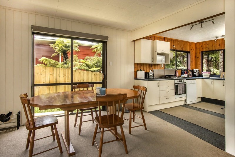 94A Konini Road, Titirangi, Auckland - Carousel 2