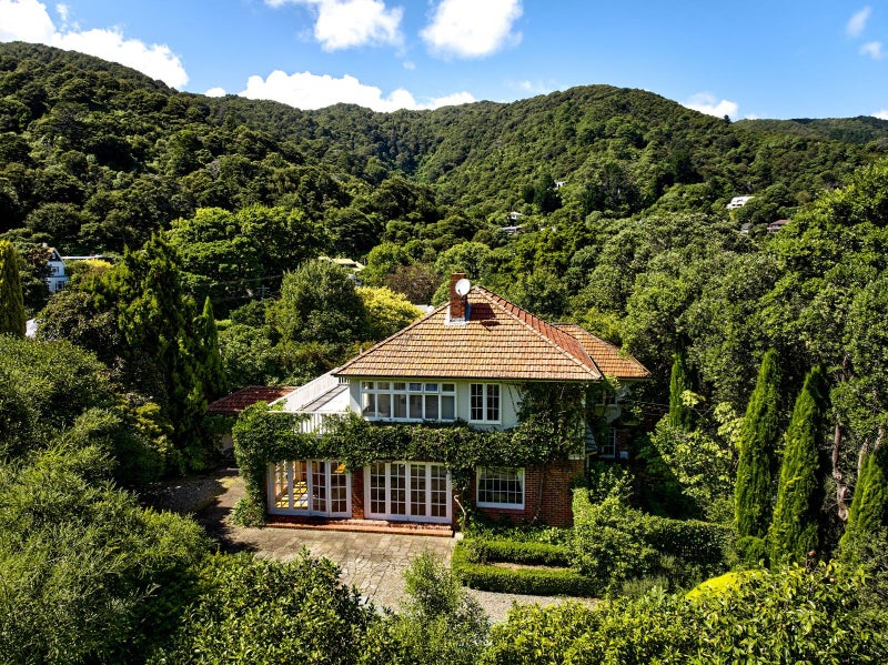 2 Dillon Street, Lowry Bay, Lower Hutt - Carousel 2