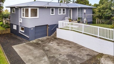 81B Colwill Road, Massey, Auckland - Carousel 1