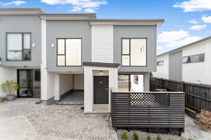 8C Neptune Avenue, Beach Haven, Auckland - Carousel 24