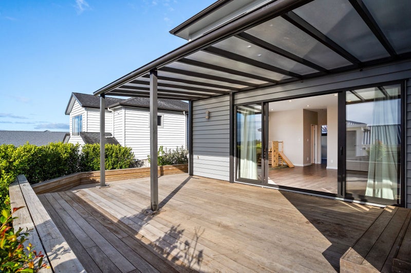 11 Matisse Drive, West Harbour, Auckland - Carousel 2