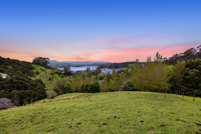 28 Brick Bay Drive, Sandspit, Warkworth - Carousel 1