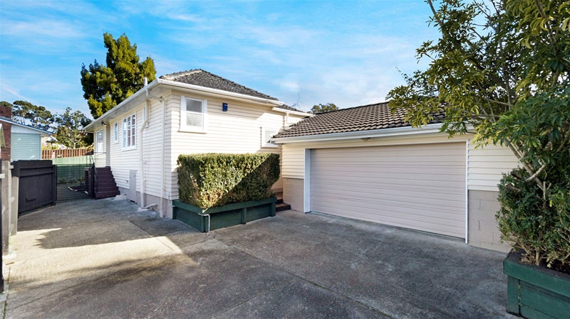 24 Croydon Road, New Lynn, Auckland - Carousel 1