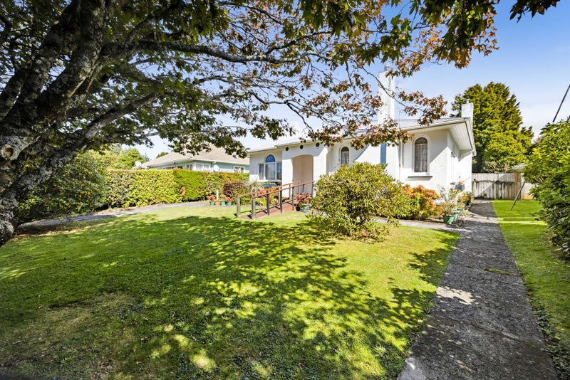 36 Percy Avenue, Stratford, Stratford - Carousel 1