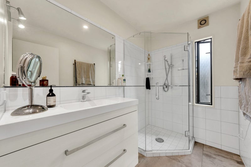 9 Buxton Terrace, Saint Martins, Christchurch - Carousel 32