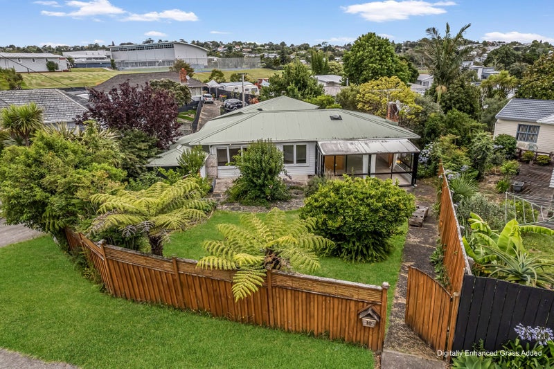 10 Mackwood Place, Birkdale, Auckland - Carousel 1