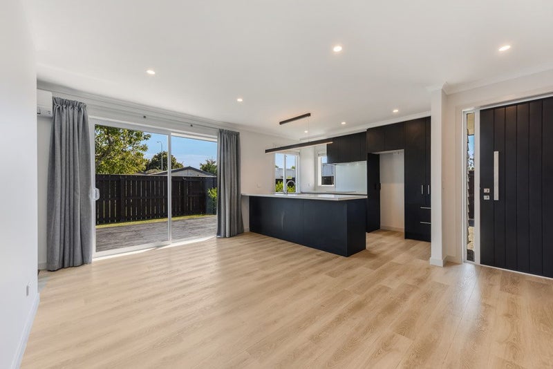 3A Lowry Street, Richmond, Richmond - Carousel 2