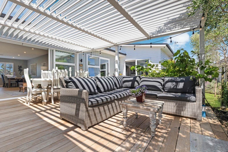 203 Ninth View Avenue, Beachlands, Auckland - Carousel 1
