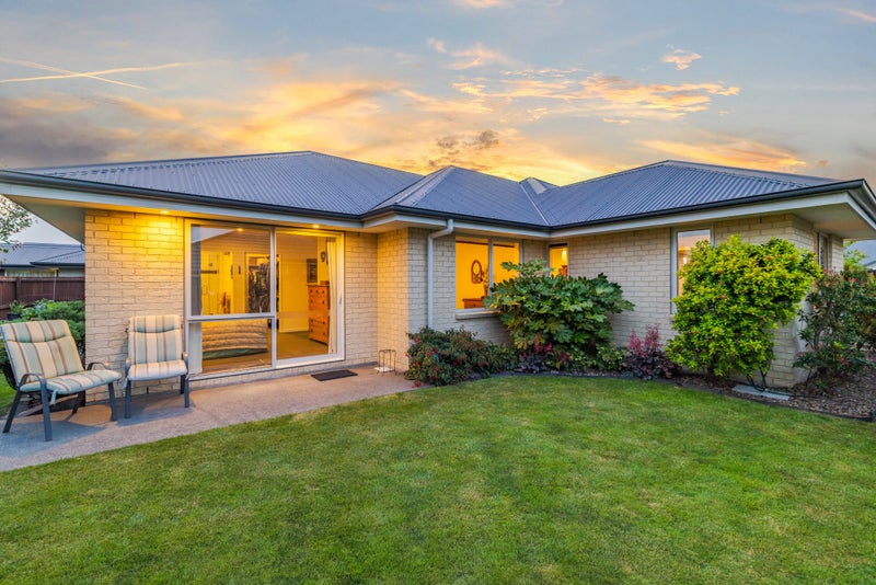 32 Euphrasie Drive, Aidanfield, Christchurch - Carousel 1