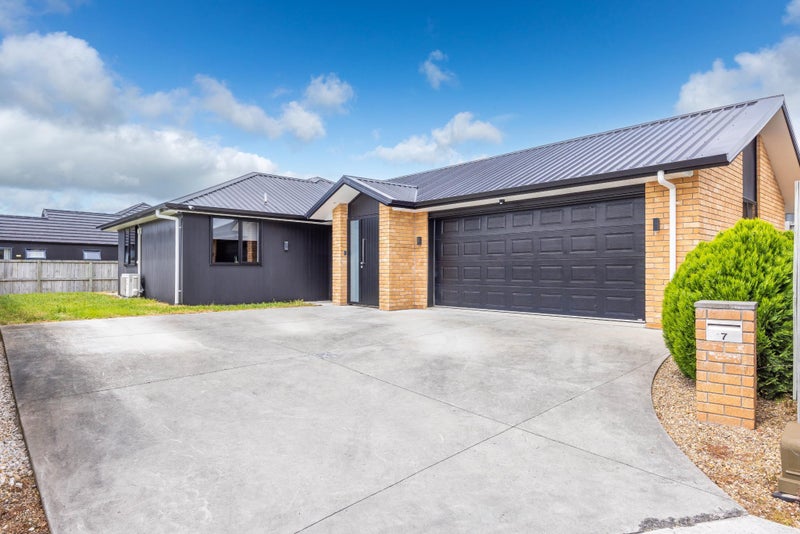 7 Heke Lane, Glenview, Hamilton - Carousel 1