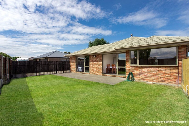 10 Strathcarron Place, Broomfield, Christchurch - Carousel 1