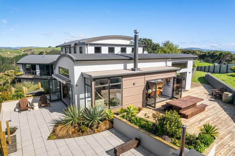 3 Coroglen Rise, Pukerua Bay, Porirua - Carousel 1
