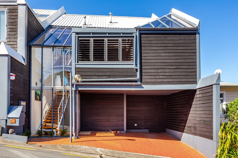 25 Clermont Terrace, Kelburn, Wellington - Carousel 2