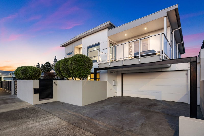 84 Te Awa Avenue, Te Awa, Napier - Carousel 1