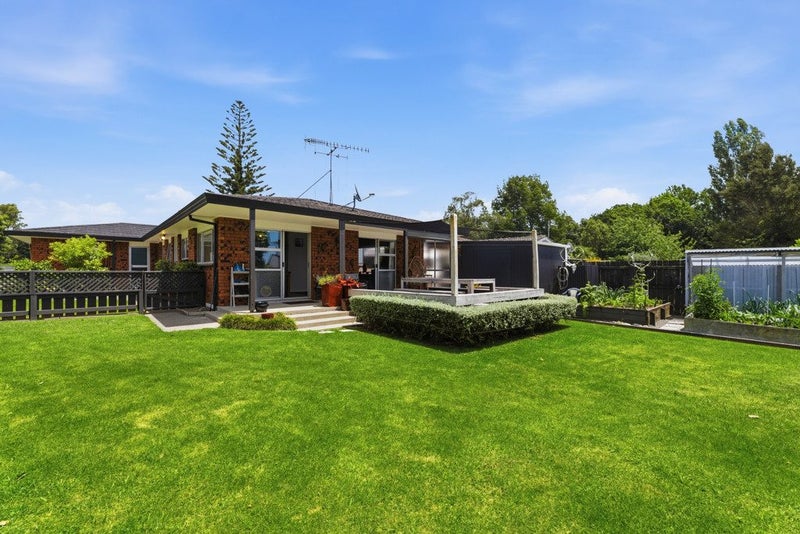 25 Hookey Drive, Te Puke - Carousel 1