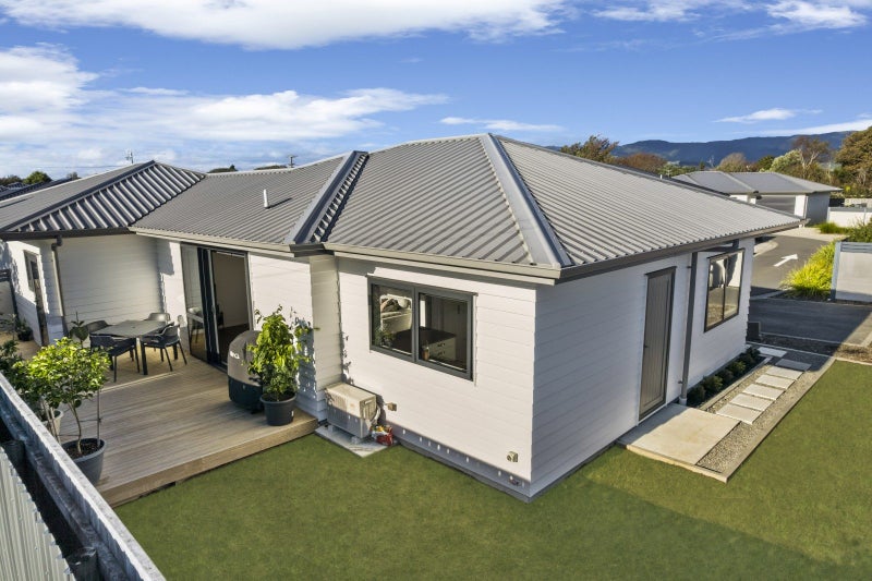 7/17 Waerenga Road, Otaki - Carousel 1