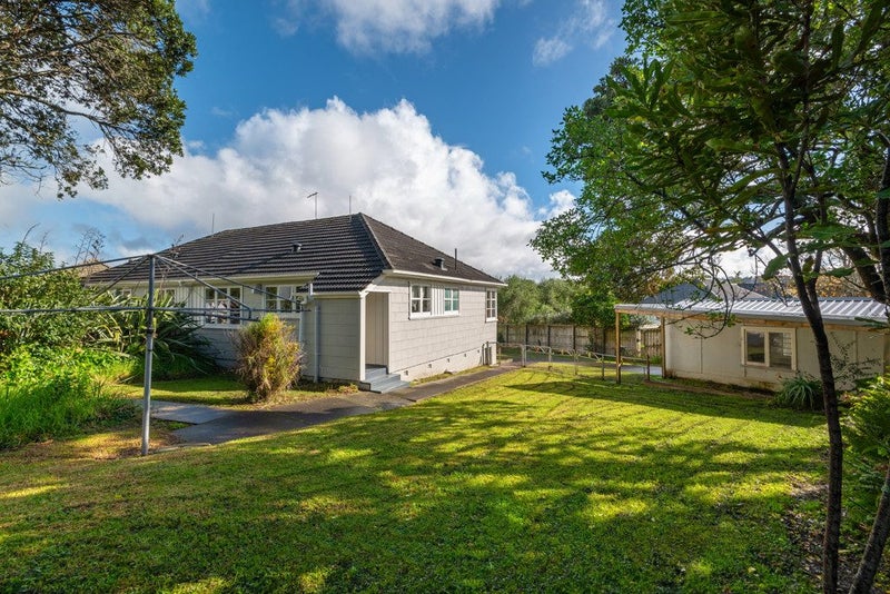 6 Moa Street, Belmont, Auckland - Carousel 1