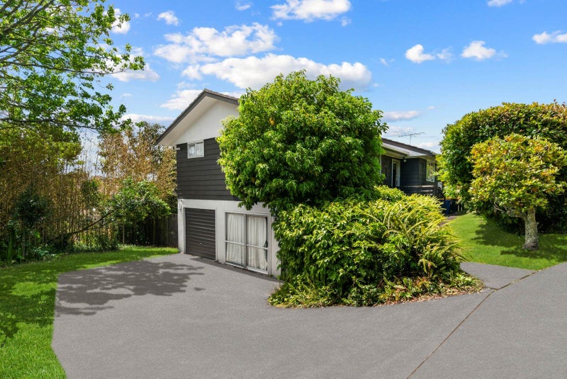 6 Theban Place, Totara Vale, Auckland - Carousel 1
