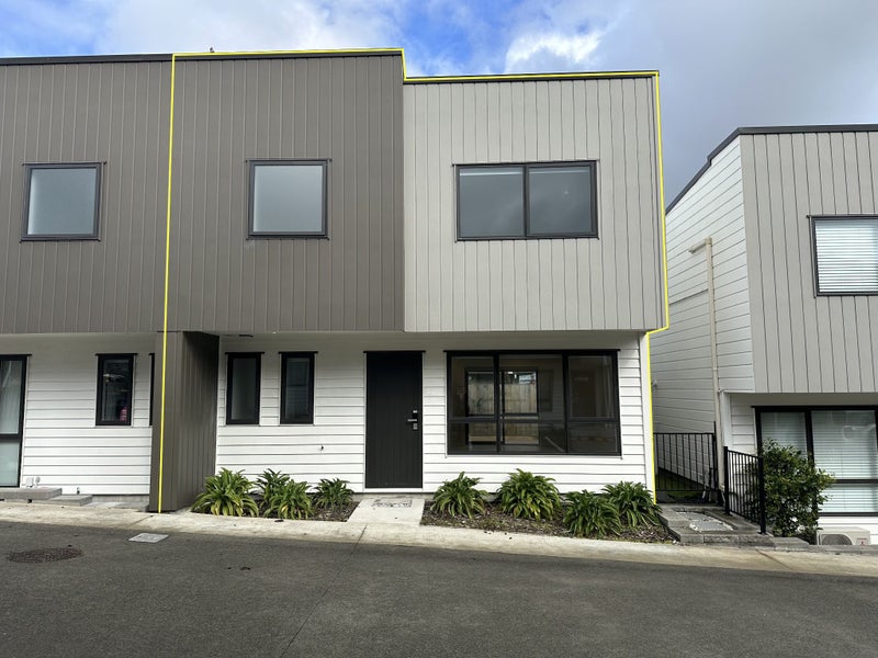 88A Sylvan Crescent, Te Atatu South, Auckland - Carousel 1