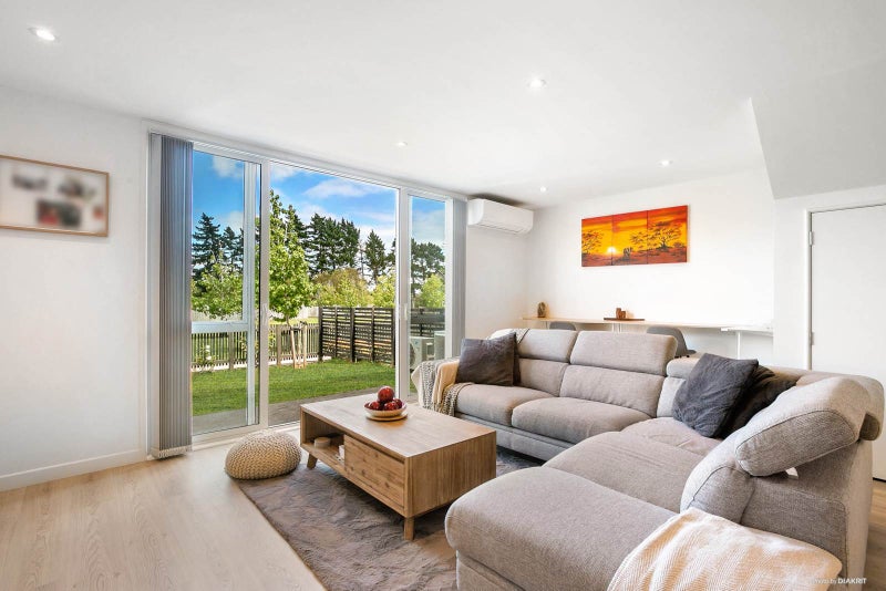 11 Kaihua Terrace, Mangere Bridge, Auckland - Carousel 2