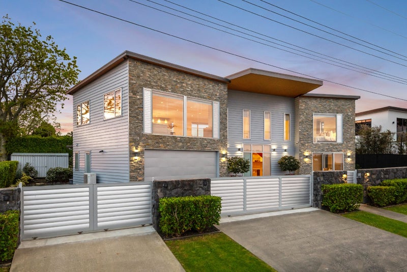 17A Waitemata Road, Hauraki, Auckland - Carousel 1