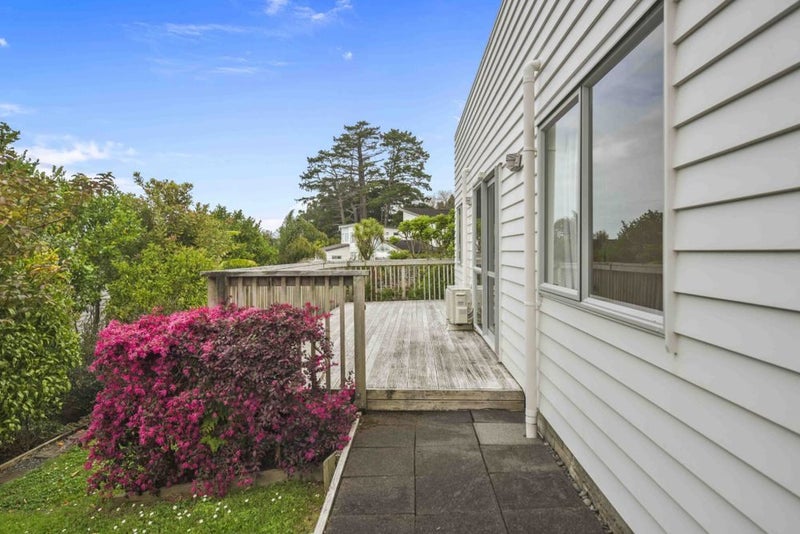 114 Fairview Avenue, Fairview Heights, North Shore City, Auckland - Carousel 2