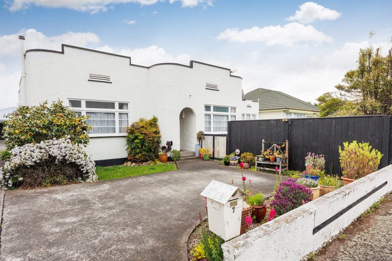 7 Karamu Avenue, Takaro, Palmerston North - Carousel 1