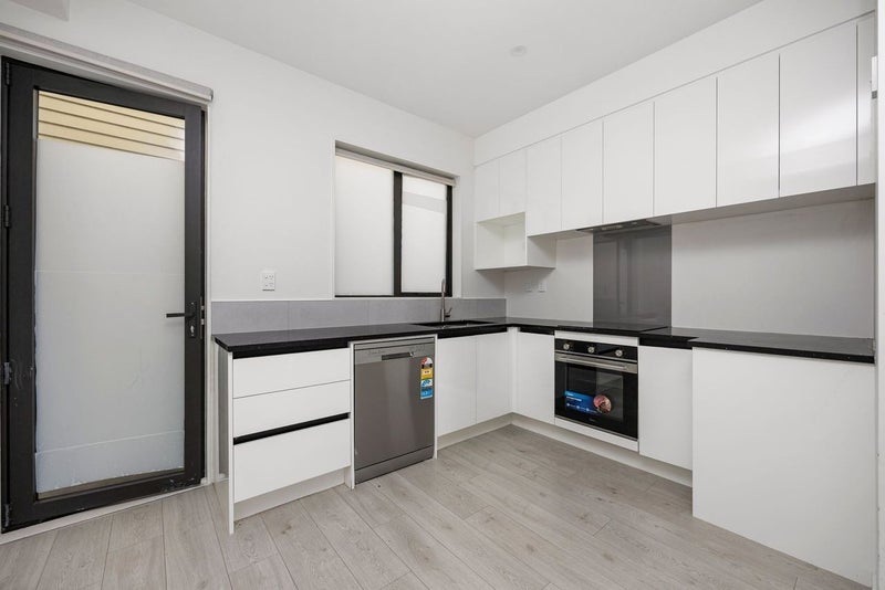 2/3226 Great North Road, New Lynn, Waitakere City, Auckland - Carousel 2