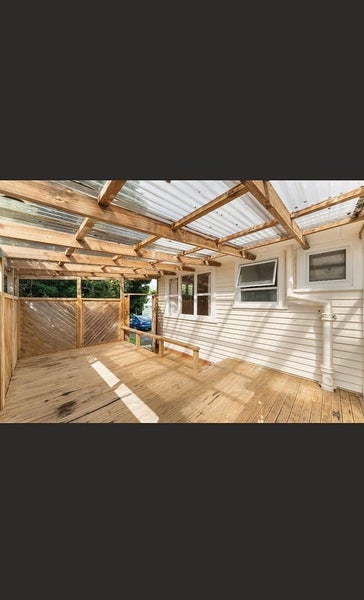 18 Bridge Avenue, Te Atatu South, Auckland - Carousel 18