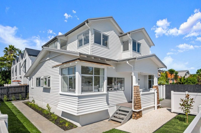 34 Fowlds Avenue, Sandringham, Auckland - Carousel 1