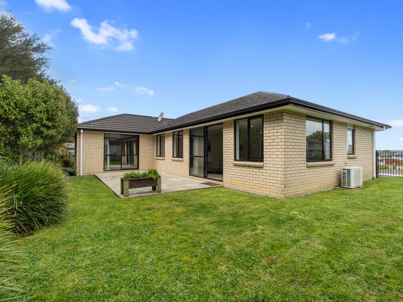 14 Patatee Terrace, Baverstock, Hamilton, Waikato - Carousel 2