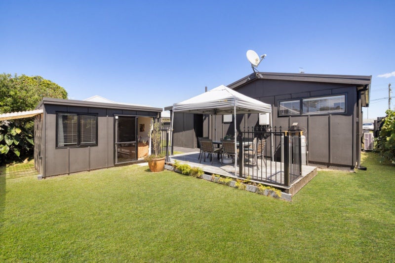 583B Maunganui Road, Mount Maunganui - Carousel 1