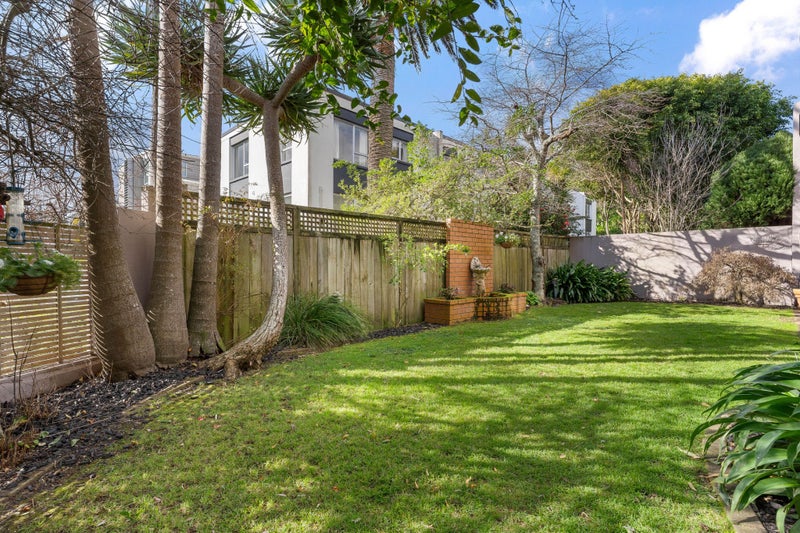 1/28 Patteson Avenue, Mission Bay, Auckland - Carousel 1